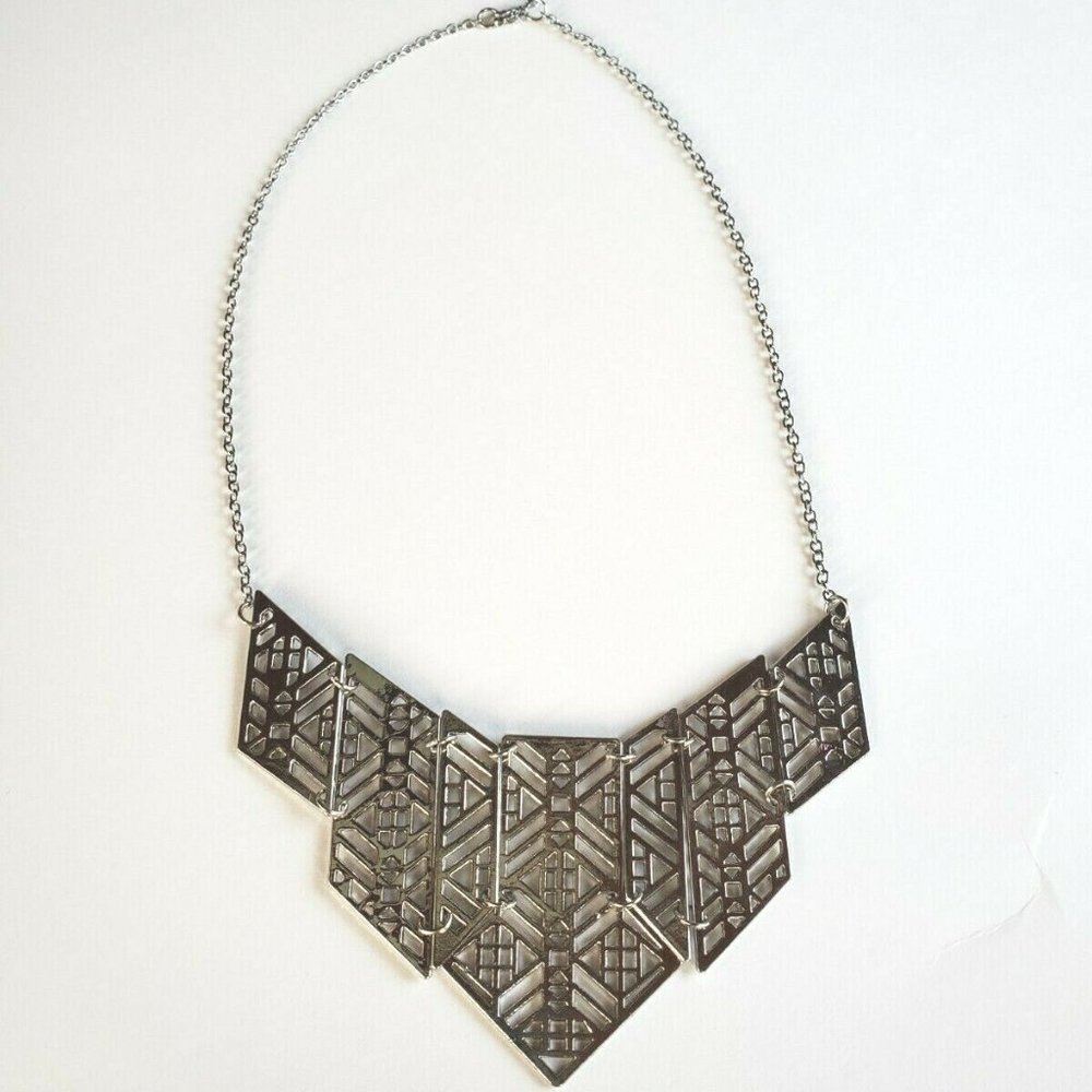 Beautiful Silver tone Necklace Costume Jewelry Fun Shapes Heavy Well Made